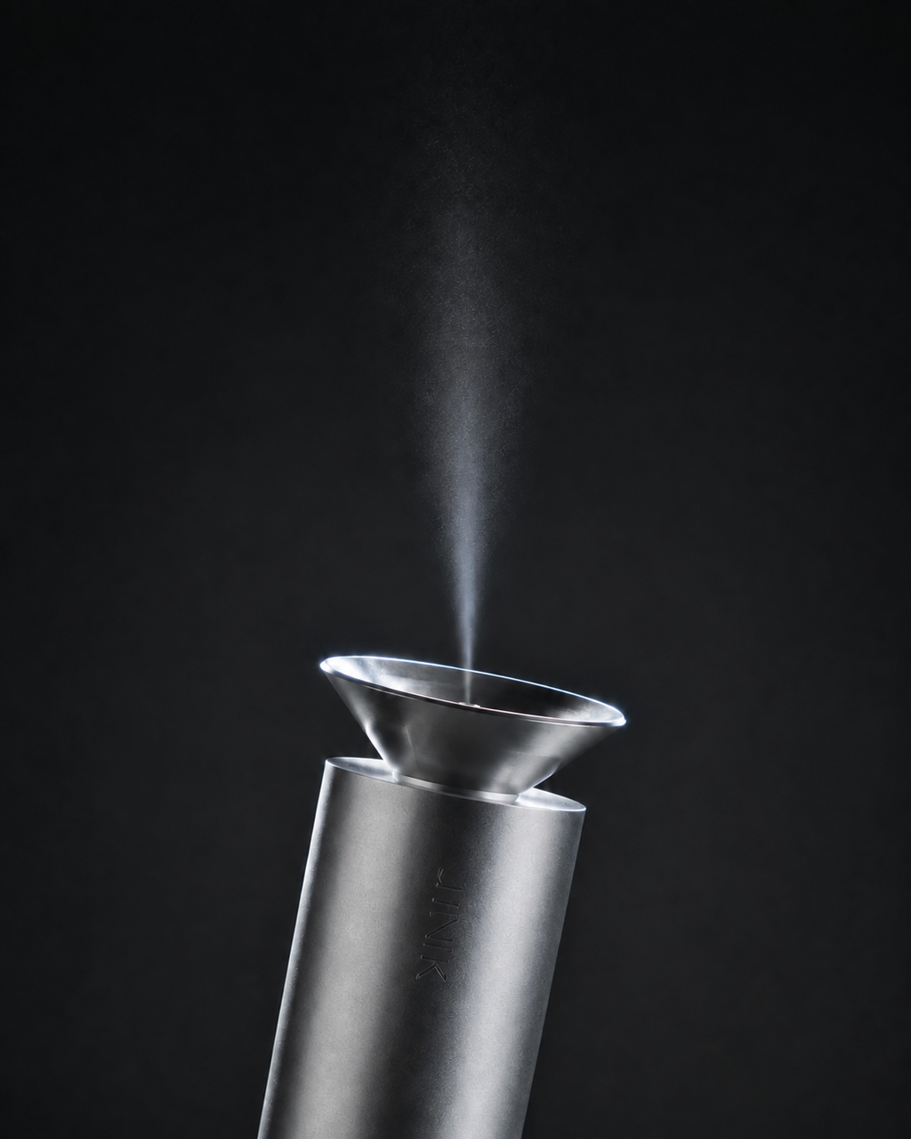 Fine JINK engraving near the upper body and flared aroma outlet